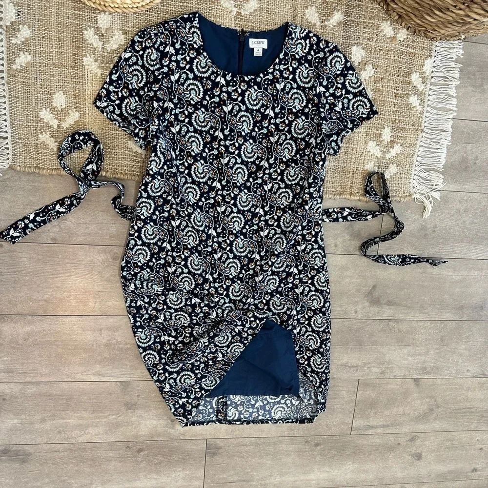 New J. Crew Women’s Paisley Print Navy Short-sleeve belted suiting dress size 4